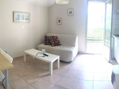 APARTMENT 2 people - Standard Apartment 30m² 1 bedroom + towels and sheets + terrace + TV