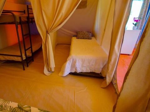 CANVAS BUNGALOW 6 people - ROCAMADOUR without sanitary facilities