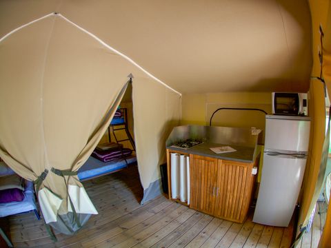 CANVAS AND WOOD TENT 5 people - Gourdon Lodge (without sanitary facilities)