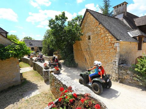 Camping Domaine De La Paille Basse A Souillac Tarifs Et Reservations