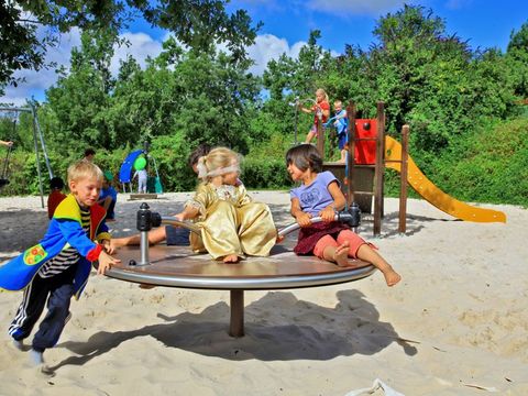 Camping Domaine De La Paille Basse A Souillac Tarifs Et Reservations