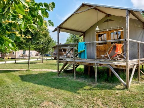 UNUSUAL ACCOMMODATION 5 people - CABANE LODGE 4 SEASONS COMFORT on stilts