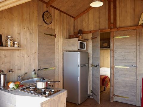 UNUSUAL ACCOMMODATION 5 people - CABANE LODGE 4 SEASONS COMFORT on stilts