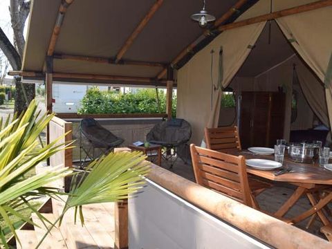 TENTE TOILE ET BOIS 5 personnes - LODGE KENYA (SANS SANITAIRES)