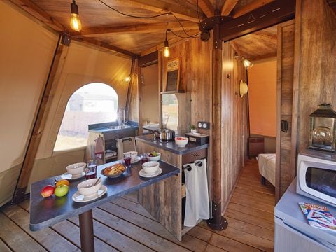 UNUSUAL ACCOMMODATION 4 people - Tipi Insolite Premium 2 bdrm. - BATHROOM