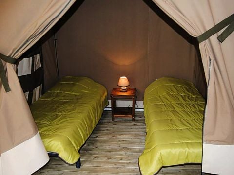 CANVAS AND WOOD TENT 5 people - Lodge Victoria 3 Rooms 5 People Without Sanitary