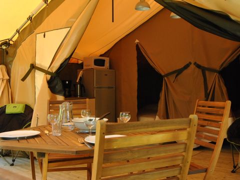 CANVAS AND WOOD TENT 4 people - Unusual - 2 bedroom lodge tent - no sanitary facilities - Sunday -