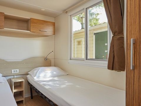 MOBILE HOME 8 people - Mobile-home | Comfort XL | 3 Bedrooms | 6/8 Pers. | Terrace with sunbathing area | Air conditioning.