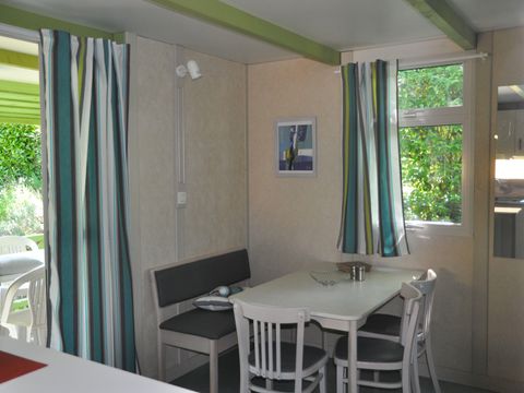 CHALET 5 personnes - Club (Option payante possible climatisation mobile) 