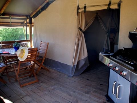 CANVAS AND WOOD TENT 5 people - Safari Tent 30m² COMFORT 2 bedrooms + covered terrace + BBQ