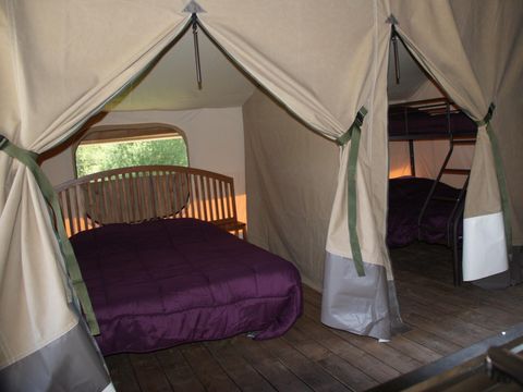 CANVAS AND WOOD TENT 5 people - Safari Tent 30m² COMFORT 2 bedrooms + covered terrace + BBQ