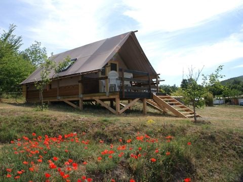 CANVAS AND WOOD TENT 5 people - Cabane du Trappeur 24m² CONFORT 2 bedrooms + air conditioning