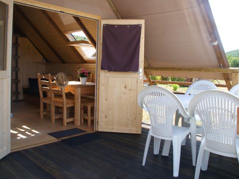 CANVAS AND WOOD TENT 5 people - Cabane du Trappeur 24m² CONFORT 2 bedrooms + air conditioning