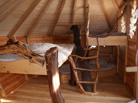 HÉBERGEMENT INSOLITE 4 personnes - Cabane dans les arbres 24m² 1 chambre - avec sanitaires