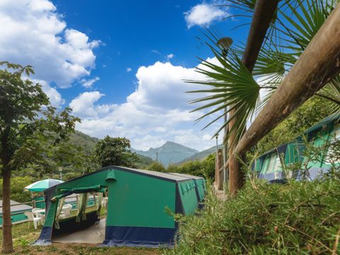 TENT 6 people - NAVAJO equipped tent (without sanitary facilities)