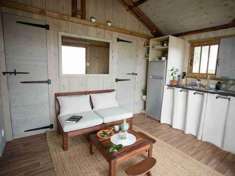 CANVAS AND WOOD TENT 4 people - Cabane Lodge (unusual 2017)