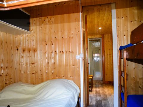 CHALET 6 personnes - SANS SANITAIRES AVEC DOUCHE