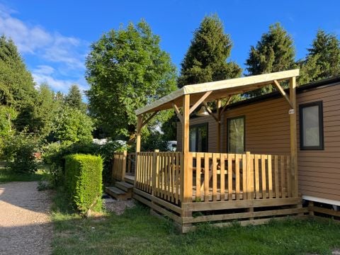 BUNGALOW 5 people - Oak 28 m² with semi-covered wooden terrace