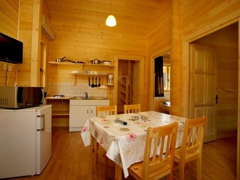 CHALET 4 personnes - Chalet Romarin 2 chambres avec climatisation et TV