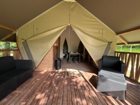 HÉBERGEMENT INSOLITE 4 personnes - WOODY LODGE 24 M²  avec sanitaires