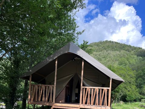 HÉBERGEMENT INSOLITE 4 personnes - WOODY LODGE 24 M²  avec sanitaires