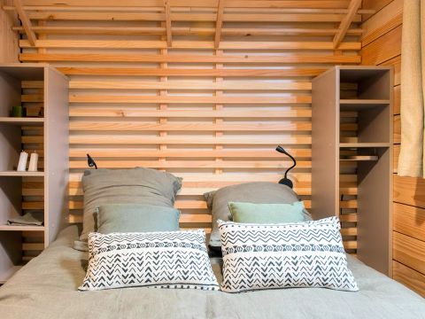 TENTE TOILE ET BOIS 5 personnes - Tente Lodge Nature 3 Pièces 5 Personnes + TV