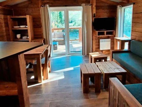 TENTE TOILE ET BOIS 5 personnes - Lodge Confort 3 Pièces 5 Personnes + TV