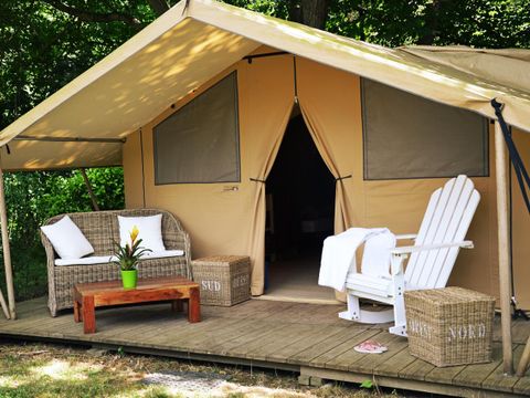 CANVAS AND WOOD TENT 4 people - LODGE NATURE - without sanitary facilities 20 m² (20 sqm)