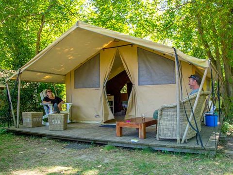 CANVAS AND WOOD TENT 4 people - LODGE NATURE - without sanitary facilities 20 m² (20 sqm)