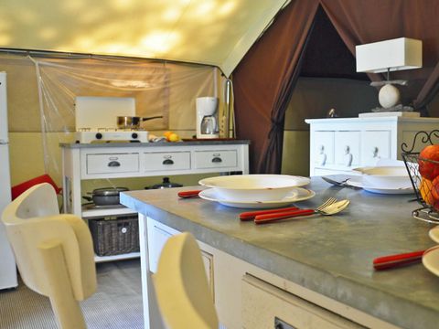 CANVAS AND WOOD TENT 4 people - LODGE NATURE - without sanitary facilities 20 m² (20 sqm)