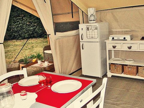 CANVAS AND WOOD TENT 4 people - LODGE NATURE - without sanitary facilities 20 m² (20 sqm)