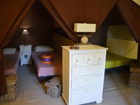 CANVAS AND WOOD TENT 4 people - LODGE NATURE - without sanitary facilities 20 m² (20 sqm)