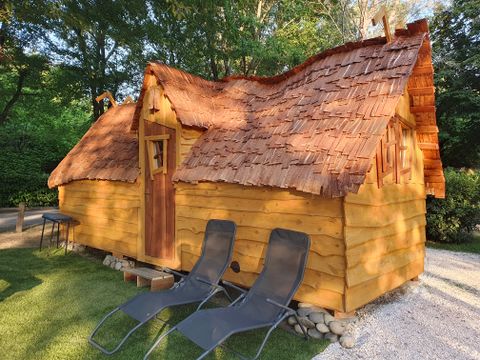 UNUSUAL ACCOMMODATION 4 people - Premium Unusual Mini Magic Hut