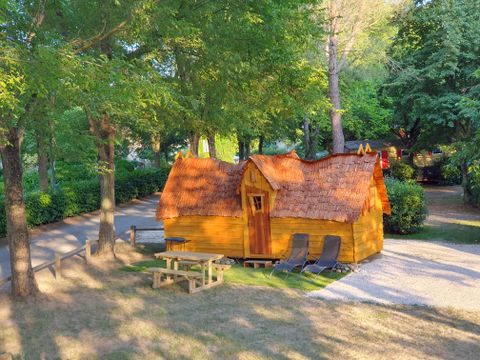 HÉBERGEMENT INSOLITE 4 personnes - Mini Cabane Magique Insolite Premium