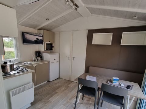 MOBILE HOME 4 people - 2 BEDROOM COMFORT mobile home 7.5mx4m (28-30m2) + semi-covered terrace + air conditioning + television