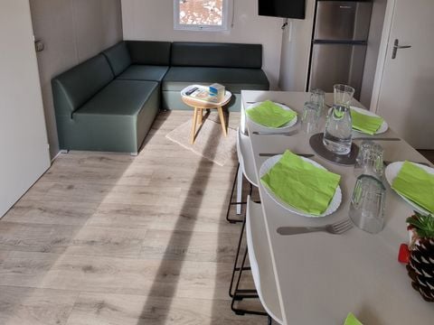 MOBILHOME 6 personnes - Mobil home CONFORT PLUS 3 chambres 8.81mx4m (33m²) + climatisation + lave vaisselles + terrasse + tv