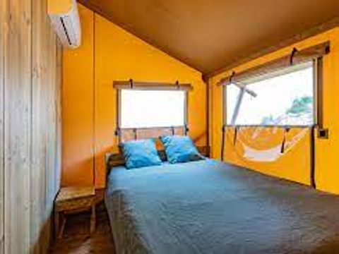 CANVAS BUNGALOW 4 people - Safari tent (2 bedrooms,WC/SDB)