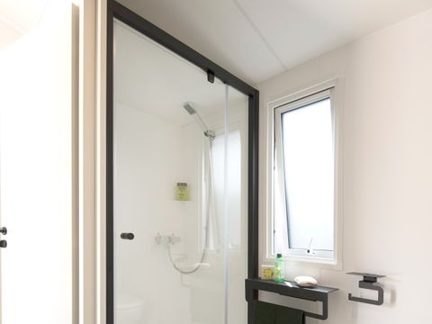 MOBILHOME 2 personnes - NEW 2023// Mobil-Home Premium 20m² (1 chambre)  + TV + Terrasse couverte + LV