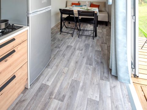 MOBILHOME 2 personnes - NEW 2023// Mobil-Home Premium 20m² (1 chambre)  + TV + Terrasse couverte + LV