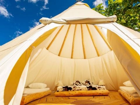 HÉBERGEMENT INSOLITE 4 personnes - TIPI