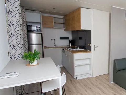 MOBILHOME 4 personnes - Mobil home Sillans Jacuzzi privé - 32m²  - 2 chambres - Lave-vaisselle + Tv + A/C