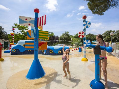 Camping Sandaya - Le Plein Air Des Chênes - Camping Hérault