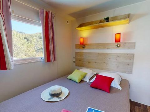 HÉBERGEMENT INSOLITE 4 personnes - Roulotte avec vue nature  - 20,40m² - 2 chambres (2 adultes + 2 enfants -12 ANS)