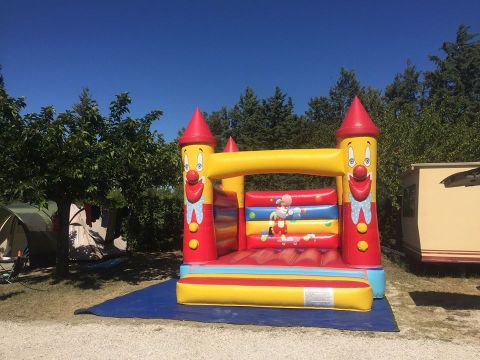 Camping La Roquette Location En Mobil Home A Chateaurenard Reservation De Vacances Bouches Du Rhone