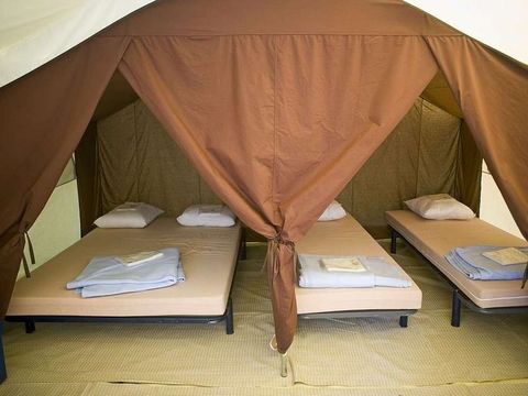 CANVAS AND WOOD TENT 5 people - Safari tent - 4 adults + 1 child - no sanitary facilities