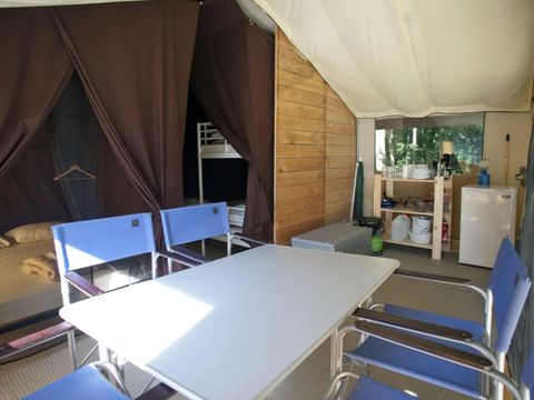 CANVAS AND WOOD TENT 5 people - Lodge tent - 4 adults + 1 child - with sanitary facilities