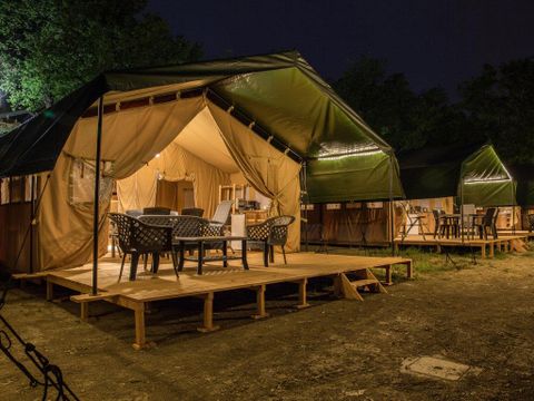 CANVAS AND WOOD TENT 4 people - Safari tent with private bathroom