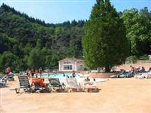 Camping du Château de l'hom - Camping Gard