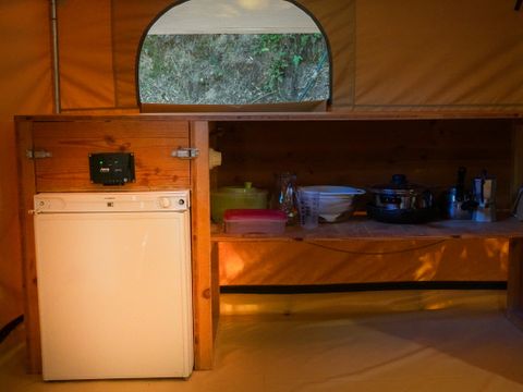 TENT 4 people - Canadian with wood stove