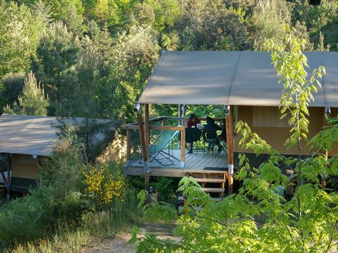 CANVAS AND WOOD TENT 5 people - Baroudeur (without private bathroom)